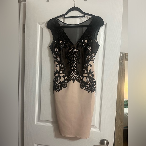 Lipsy London lace edge silhouette dress - Picture 3 of 6